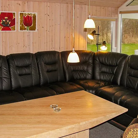 12 Person In Idestrup-by Traum Сasa de vacaciones Bøtø By