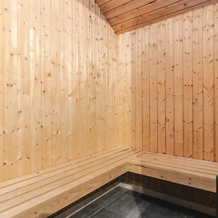 12 Person In Idestrup-by Traum * Boto By