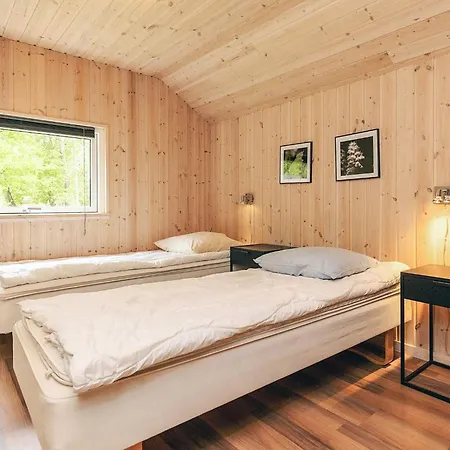 12 Person In Idestrup-by Traum *